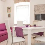 Stella Apartment